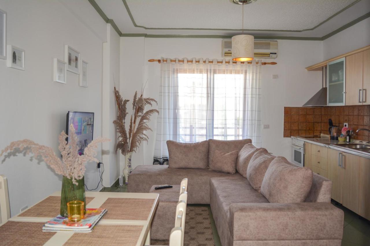 Moraceae Lovely Apartment Тирана Екстер'єр фото